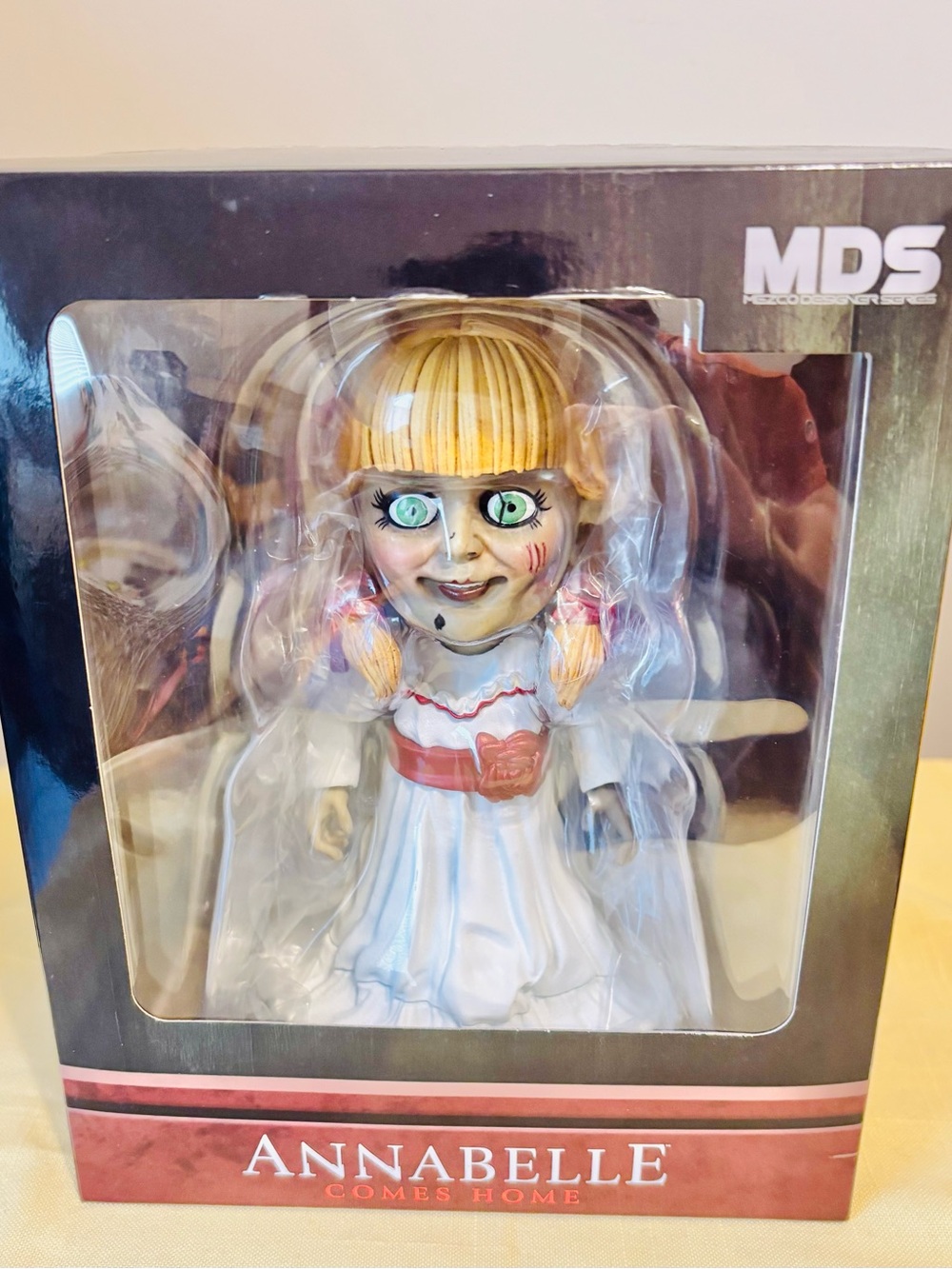 Annabelle Comes Home Annabelle Figure MDS Mezco Designer Series w/Box Oddities